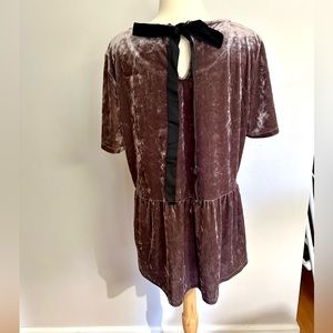 Pleion crushed velvet Anthropology shirt velvet bow at base of neck Pink size XL
